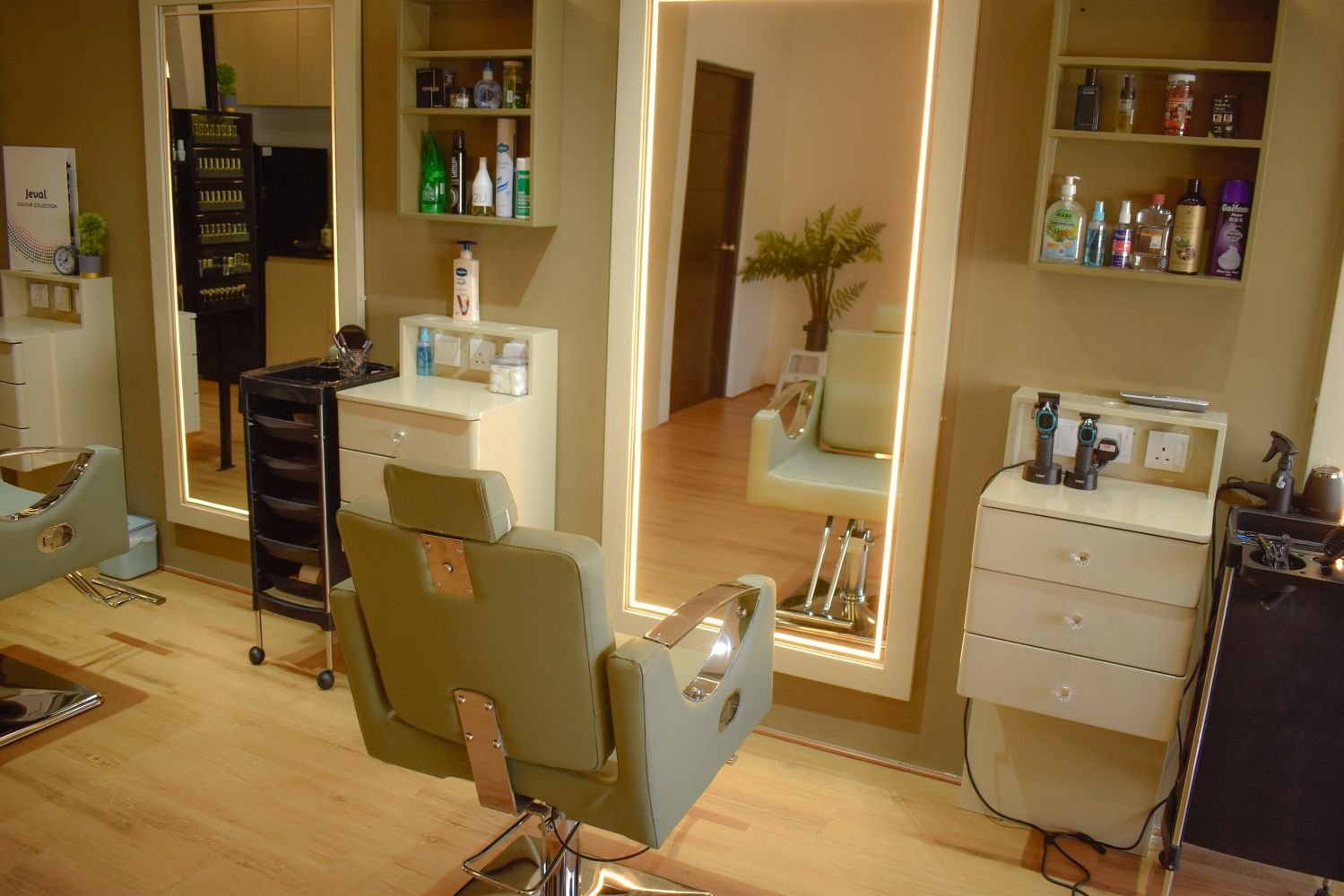 Luxury Beauty Salon Interior